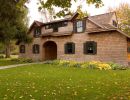 carriage house